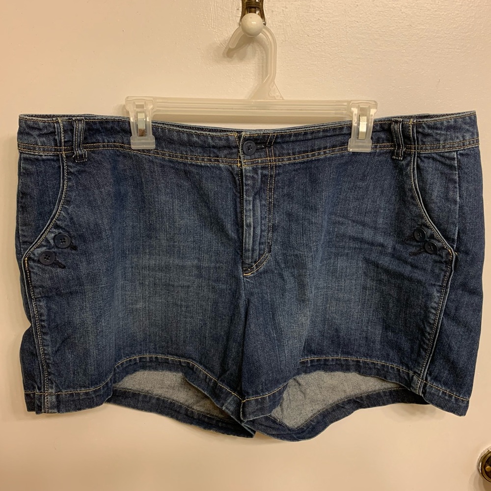 Women’s Plus Size Denim Shorts